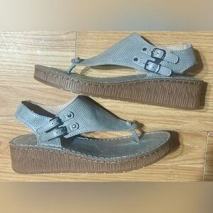 Ladies 8.5 blue Gray Perforated Women's thong wedge Sandals